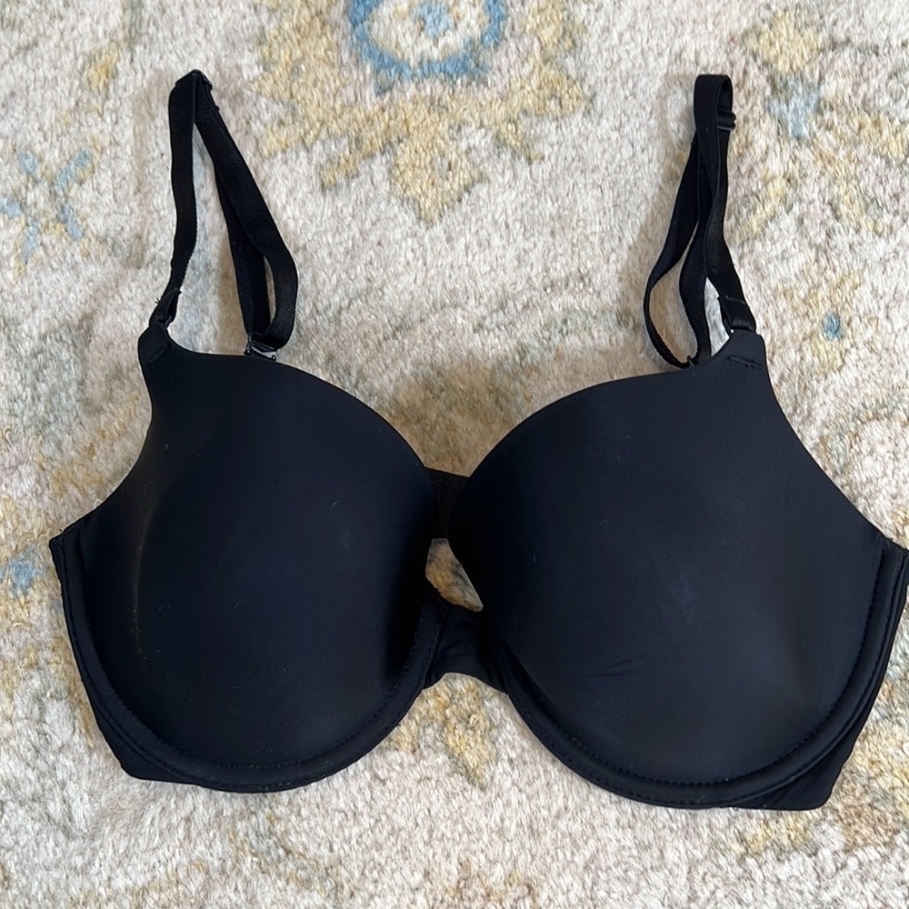 Victoria’s Secret, Black, Lightly Padded W/Underwire For Support, 32 Dd